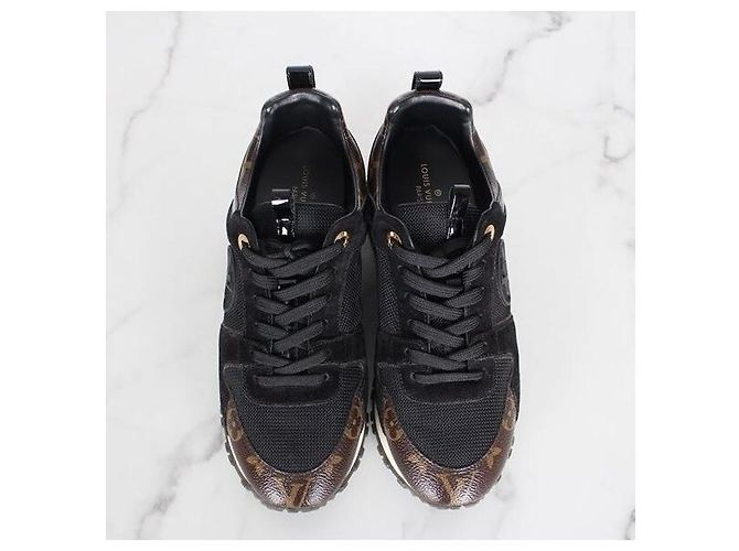 Louis Vuitton Sneakers Runaway Gold-tone Nero - vista 8