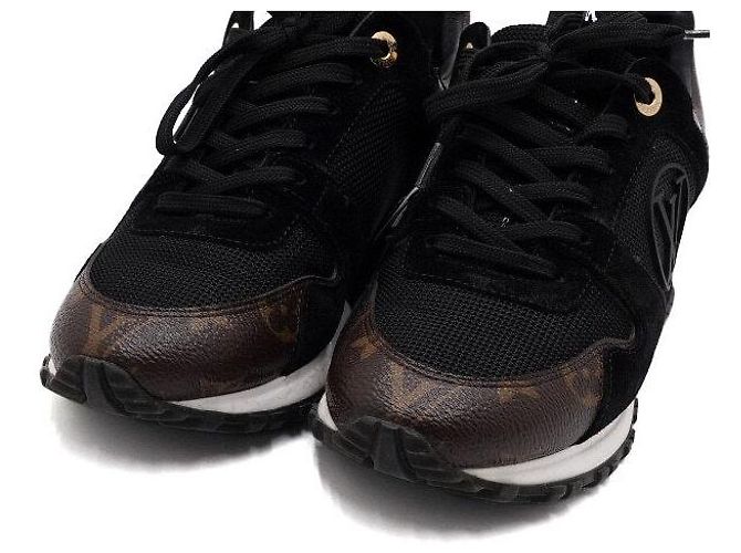 Louis Vuitton Sneaker Runway con monogramma nero da donna - vista 5