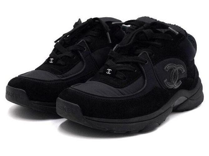 Chanel Sneakers Cruise in scamosciato per donna con logo CC nero - vista 3