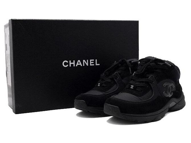 Chanel Sneakers Cruise in scamosciato per donna con logo CC nero - vista 9