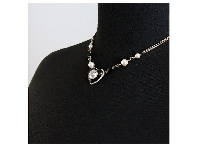 Chanel Collana da donna con logo CC, cuore nero e perle di cristallo Multicolore - vista 3