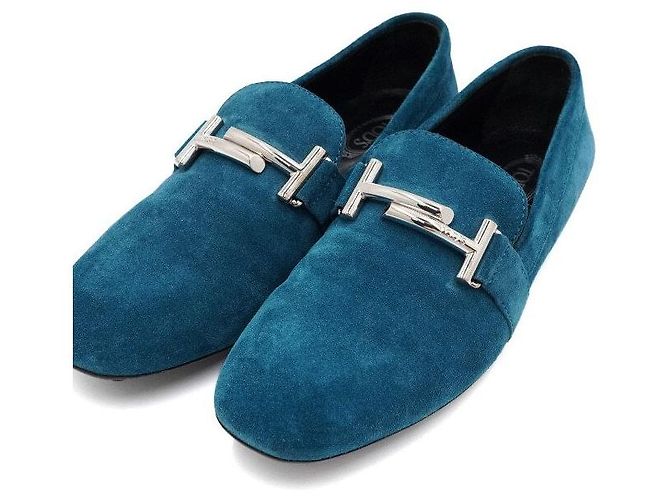 Tod's Mocassini in scamosciato blu con doppio logo argento - vista 5