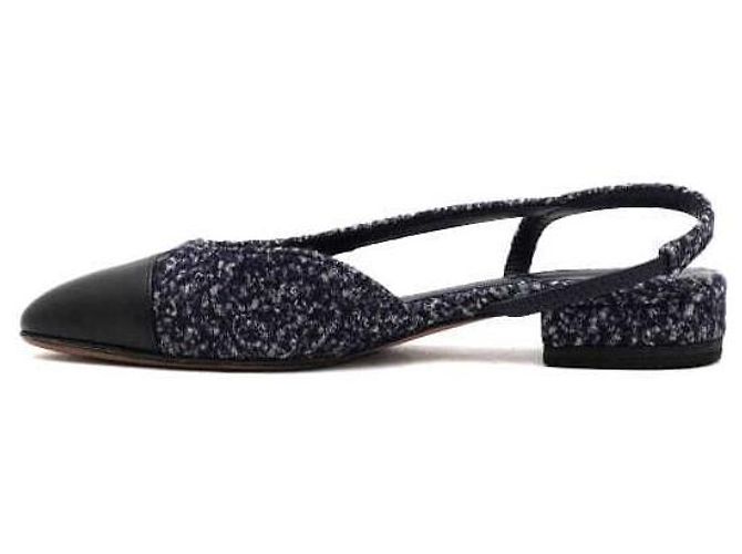 Chanel Scarpe slingback in tweed blu navy e pelle di vitello lucida da donna - vista 4