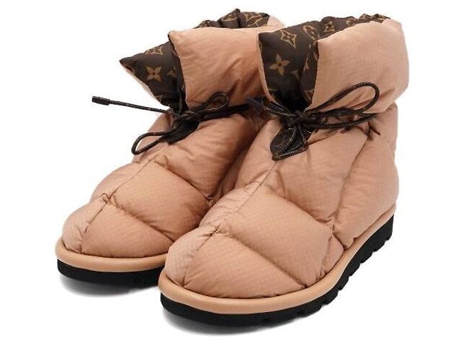 Louis Vuitton Botas de nieve para mujer con acolchado de confort Monogram Nylon - vista 3