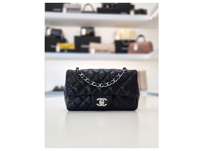 Chanel Borsa a Spalla Classic Lambskin New Mini Silver Leather Nera Nero - vista 2