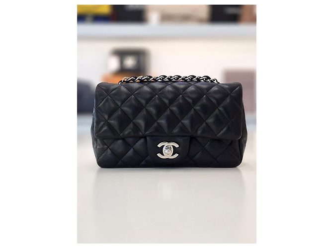 Chanel Borsa a Spalla Classic Lambskin New Mini Silver Leather Nera Nero - vista 3
