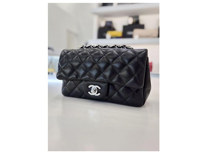 Chanel Borsa a Spalla Classic Lambskin New Mini Silver Leather Nera Nero - vista 4