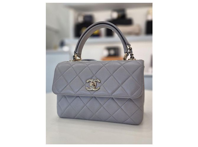 Chanel Borsa a Spalla Trendy CC Small Gold Chain Grigio Chiaro Marrone - vista 4