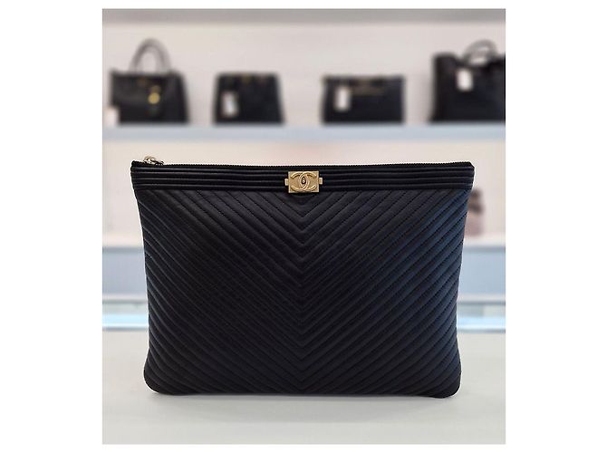 Chanel Clutch Boy Chevron New Medium Goldtone Black series Nero - vista 2