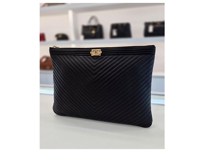 Chanel Clutch Boy Chevron New Medium Goldtone Black series Nero - vista 3