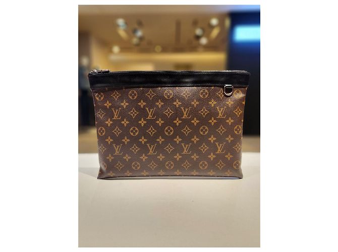 Louis Vuitton Pochette Monogram Discovery GM con chip integrato Multicolore - vista 2