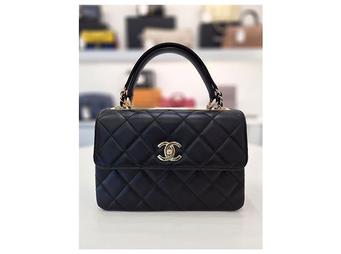 Trendy CC Chanel Borsa a tracolla CC Small Gold Chain Black Years Exhibition Grade Nero - vista 3
