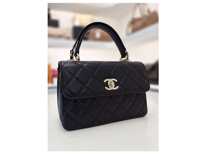 Trendy CC Chanel Borsa a tracolla CC Small Gold Chain Black Years Exhibition Grade Nero - vista 5