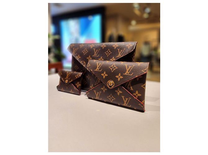 Louis Vuitton Pochette Clutch Monogram Kirigami Multicolore - vista 4