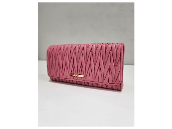Miu Miu Matelassé Leder-Langgeldbörse mit Klappe Silber - Ansicht 3