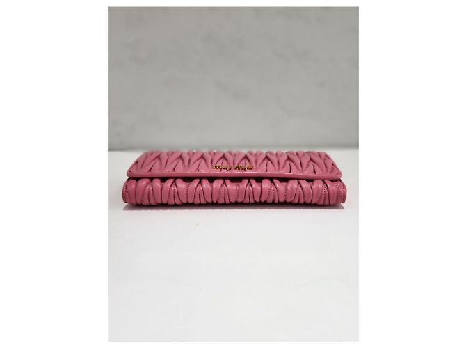 Miu Miu Matelassé Leder-Langgeldbörse mit Klappe Silber - Ansicht 5