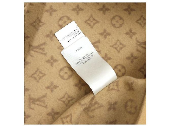 Louis Vuitton Beige Wool Blend Monogram Double Face Women's Coat Brown - view 7