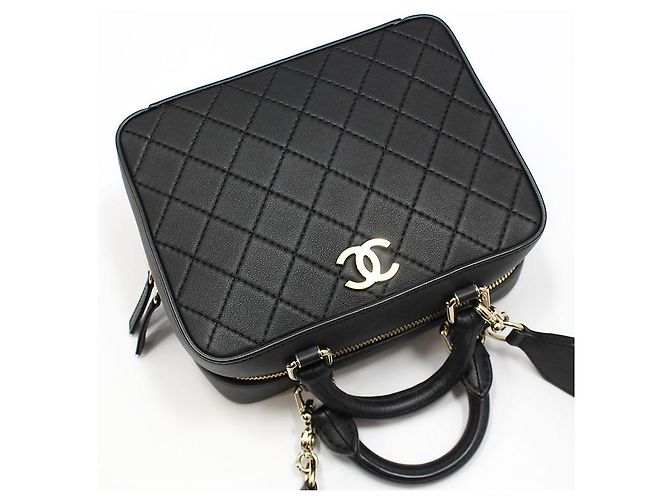 Vanity Chanel Borsa porta cosmetici con manico superiore e tracolla nera Nero - vista 3