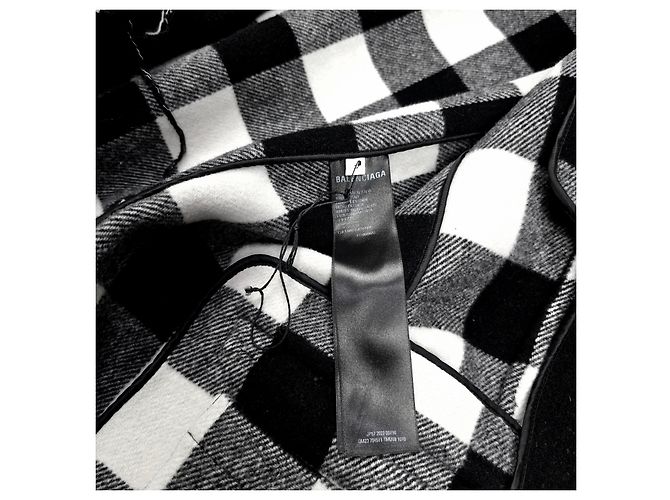 Day Balenciaga Oversized-Mantel mit unfertigem Rand Schwarz - Ansicht 5