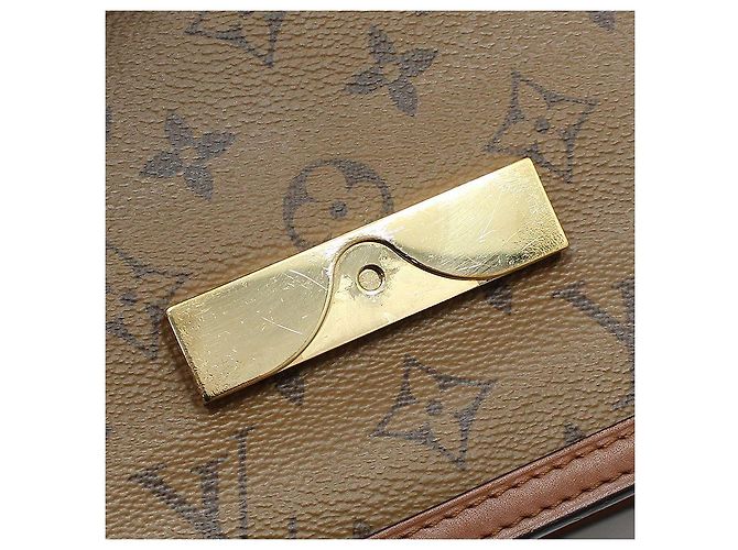 Louis Vuitton Mini borsa a tracolla Dauphine Marrone - vista 12