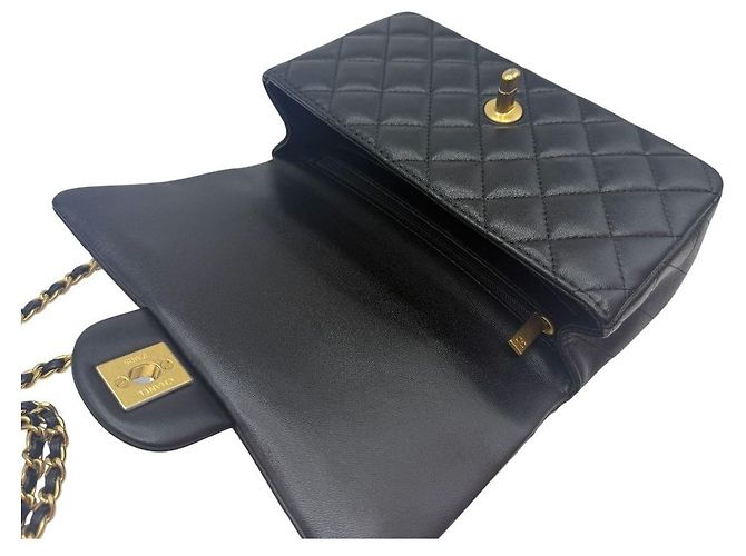 Chanel Nuova Mini Borsa con flap e manico in pelle di agnello nera Nero - vista 7