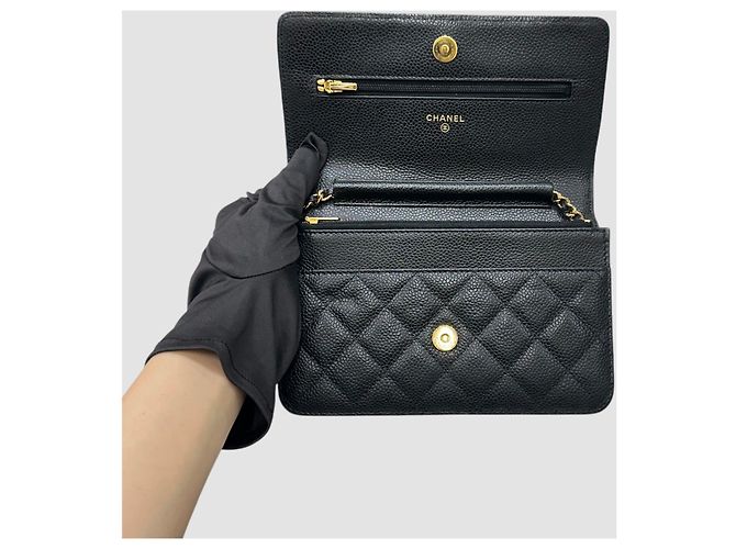 Chanel Borsa a tracolla WOC Classic Caviar Nera con finiture dorate Nero - vista 6