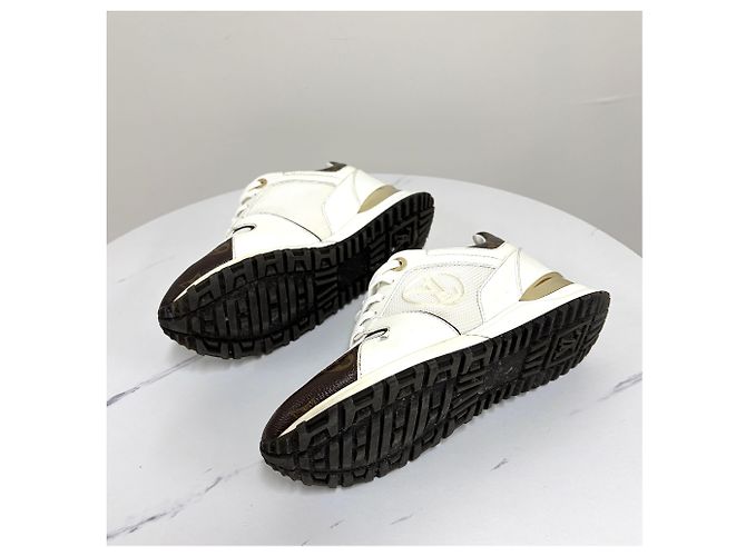 Louis Vuitton Sneakers Runaway Bianco - vista 9