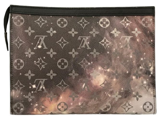 Clutch Louis Vuitton Monogram Galaxy Pochette Voyage MM Marrone Nero - vista 2