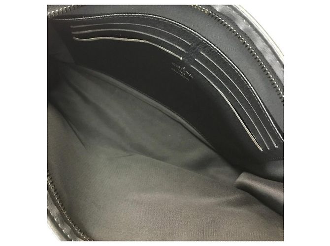 Clutch Louis Vuitton Monogram Galaxy Pochette Voyage MM Marrone Nero - vista 8