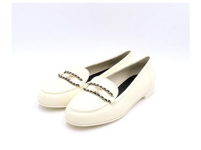 Chanel Mocassino da donna con logo CC e catena dorata - vista 3