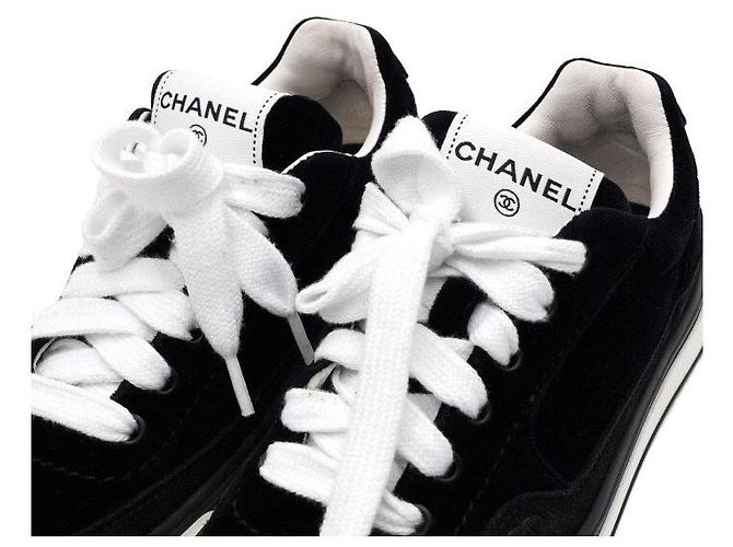 Chanel Sneaker in suede e velluto nero da donna - vista 7
