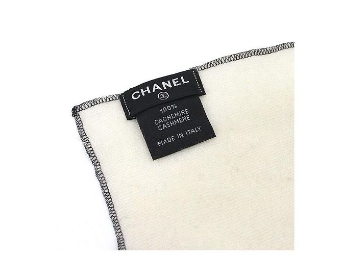 Chanel Kaschmir-Schal in Elfenbein mit CC-Logo-Stickerei Weiß - Ansicht 5