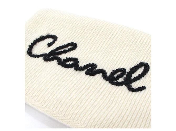 Chanel Sciarpa in cashmere beige con logo con scritte Marrone - vista 2