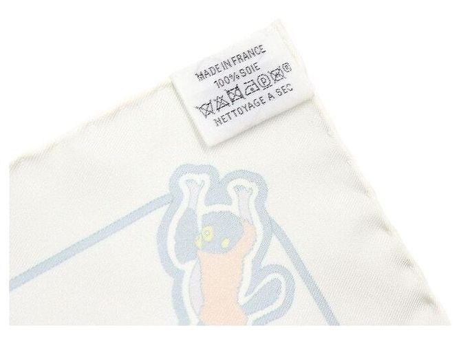 Hermès Dettaglio Caratteristico Sciarpa in Twill di Seta Quadrata GAVROCHE Bianco - vista 5