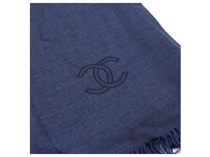Chanel Sciarpa in misto cashmere e seta con logo ricamato CC Blu - vista 3