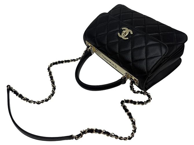 Chanel Piccola borsa a tracolla con patta in agnello trendy Nero - vista 7
