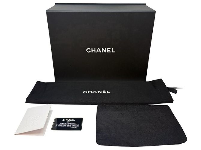 Chanel Piccola borsa a tracolla con patta in agnello trendy Nero - vista 9