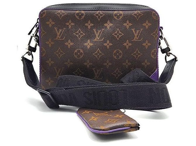 Louis Vuitton Borsa Messenger Monogram Trio Marrone - vista 3