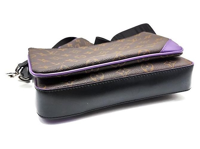 Louis Vuitton Borsa Messenger Monogram Trio Marrone - vista 7
