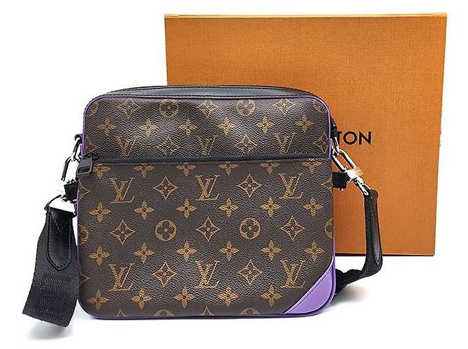 Louis Vuitton Borsa Messenger Monogram Trio Marrone - vista 8
