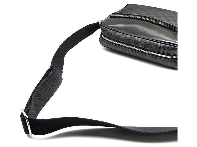 Louis Vuitton Graphite Dayton Reporter MM Nero - vista 5