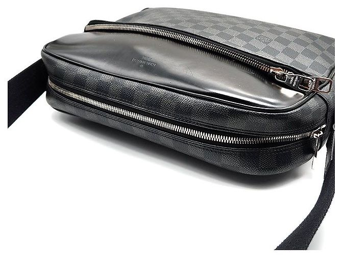 Louis Vuitton Graphite Dayton Reporter MM Nero - vista 6
