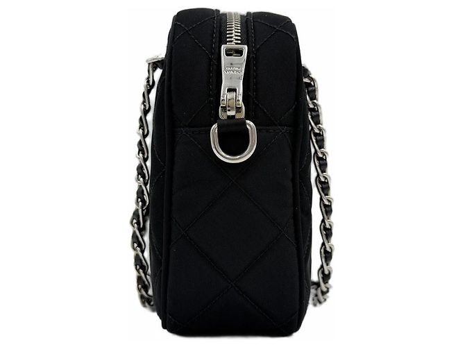 Prada Borsa a tracolla e crossbody in nylon trapuntato con catena Nero - vista 4