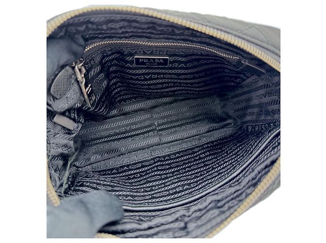 Prada Borsa a tracolla e crossbody in nylon trapuntato con catena Nero - vista 9