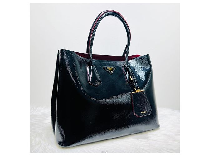 Prada Borsa Double Tote in Saffiano Vernice con tracolla Rosso - vista 8