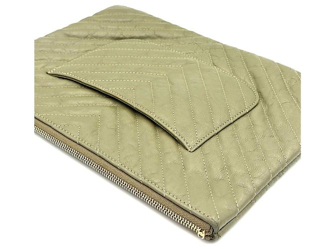 Chanel Clutch Chevron Medium Khaki Castaño - vista 13