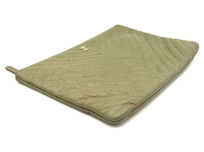 Chanel Clutch Chevron Medium Khaki Castaño - vista 8