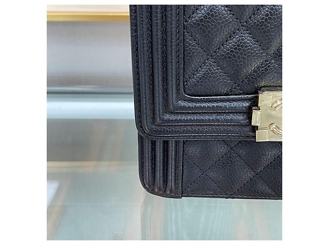 Chanel Borsa Boy Flap Satchel in Caviar Nero Oro - vista 4