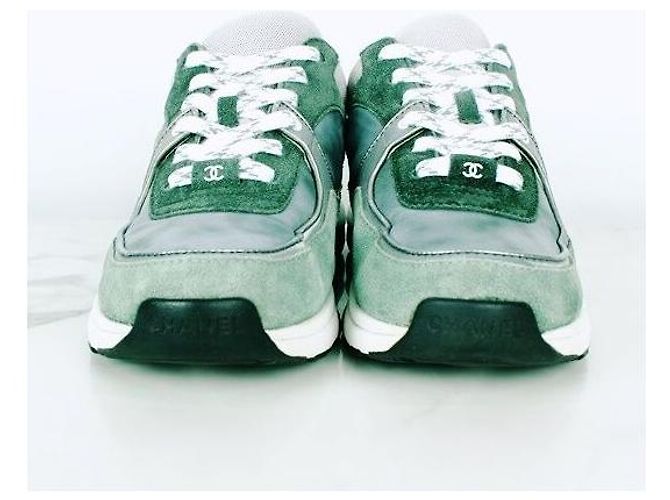 Chanel Baskets Cruise en daim vert - vue 5