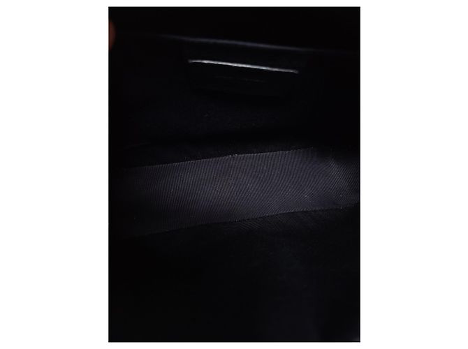 Saint Laurent Schwarze Monogramm-Kamera-Tasche aus Leder mit Quaste - Ansicht 4